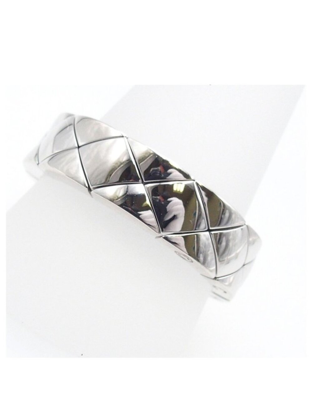 Chanel Quilted White Gold 18K Ring
